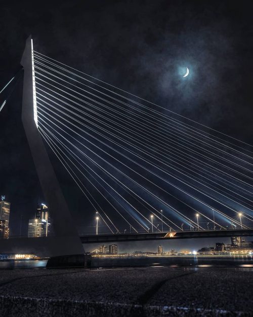 Giantific - Rotterdam - Blue Hours
