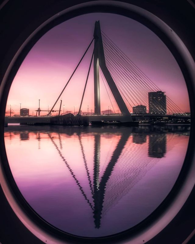 Giantific - Rotterdam - Porthole Perfection